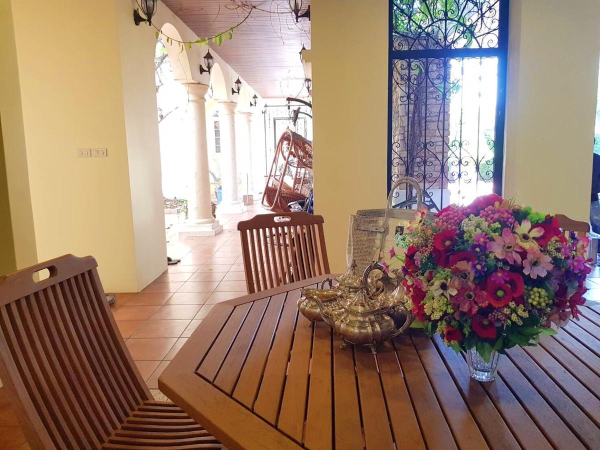 Prompimarn Villa Toscana Bangkok Exterior photo