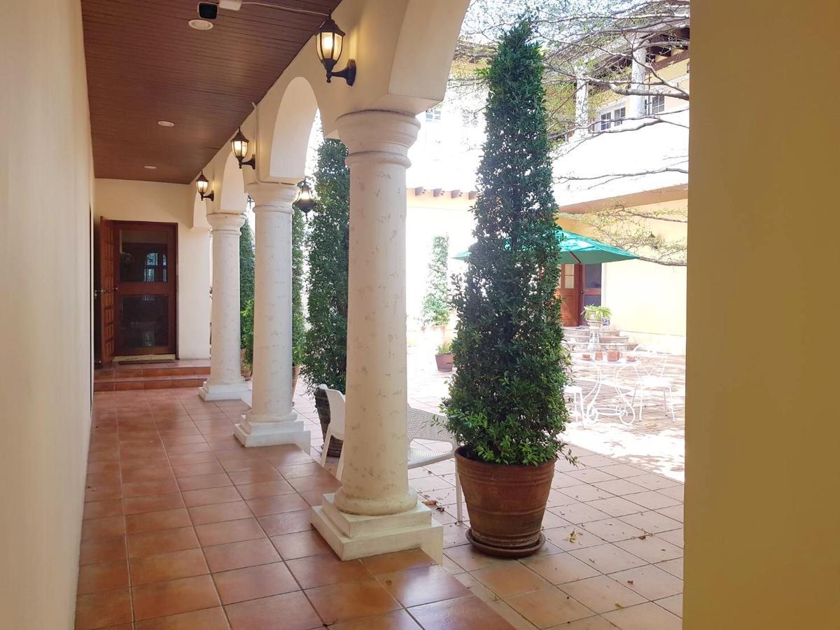 Prompimarn Villa Toscana Bangkok Exterior photo